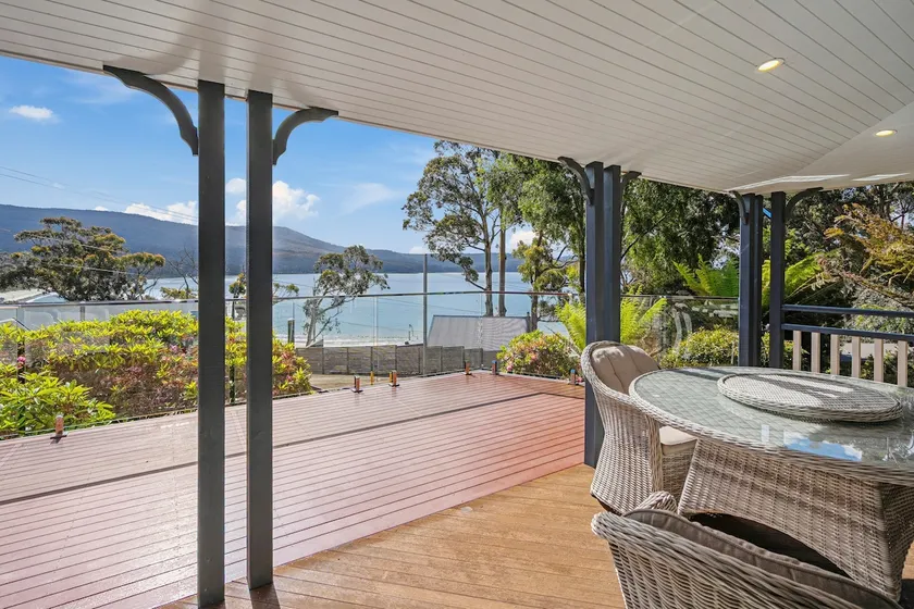 Bruny Island Retreat Tasmania- Stunning bay views - Image 1