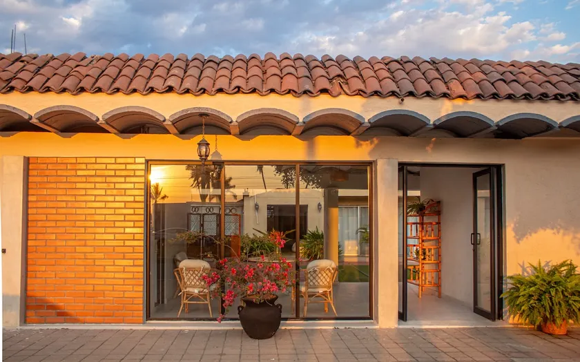 Apartment #11, steps from Las Brisas Beach - Image 1