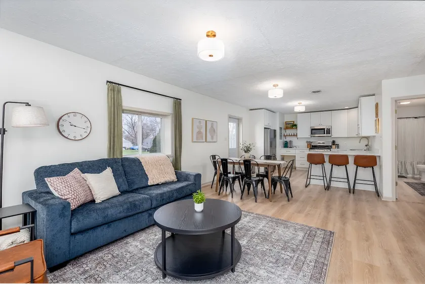 Starved Rock Getaway•Sleeps 6•Quiet Neighborhood - Image 1