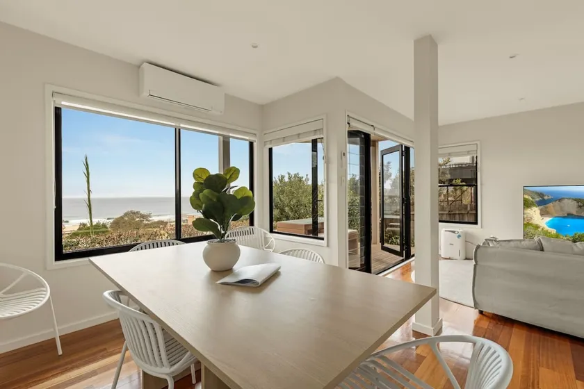 Beachside Villa At North Avoca - Image 1