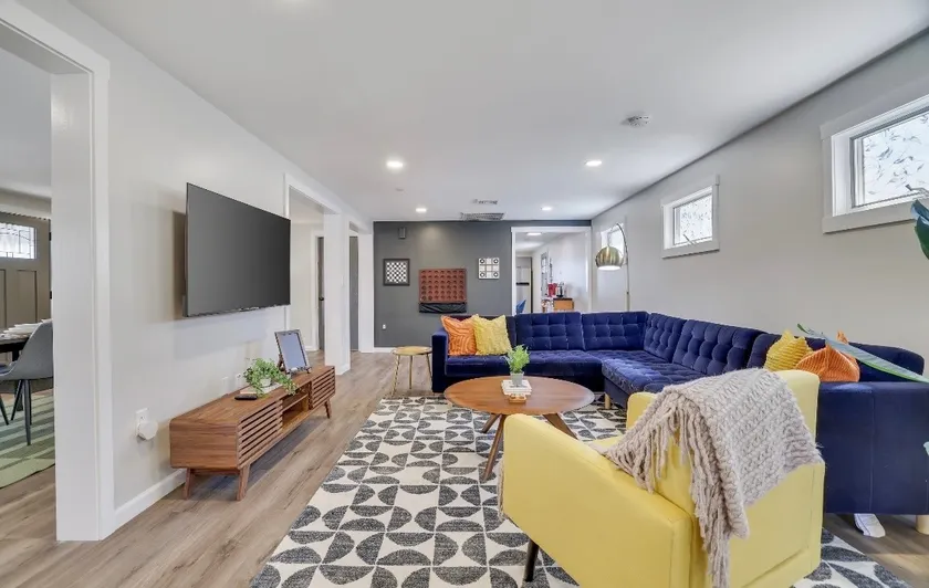 Little Luxe in Scranton - Image 1