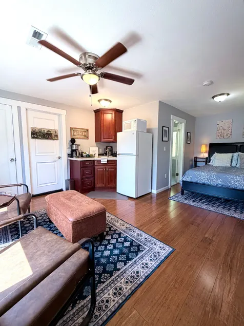 Private Studio w/ Patio | Easy Access PDX - Image 1