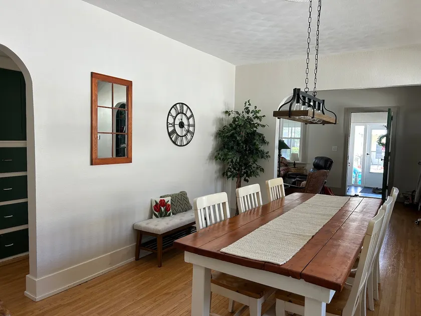 Stone's Throw Bungalow - 2BR, 1BA, 1/2 mi from DT. - Image 1