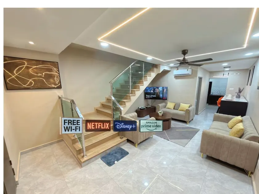 Elegant Modern Stay |10-11 Pax | Middle Town Kulai - Image 1