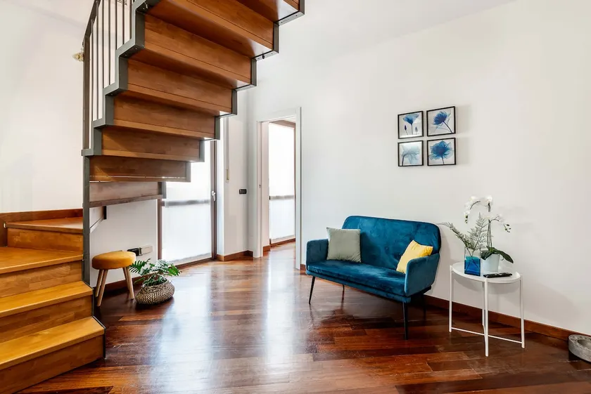 StayEasy Sesia5 - 4 Bedrooms Penthouse, 2 baths - Image 1