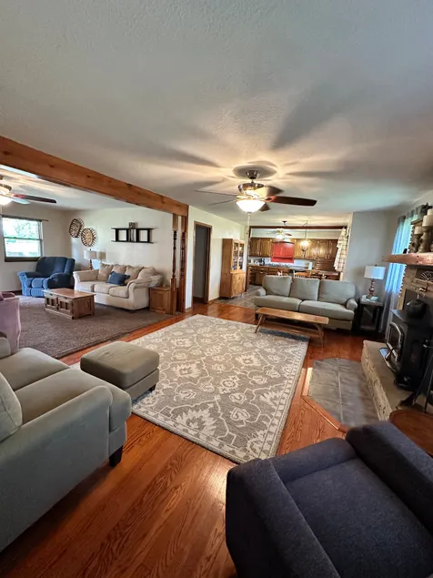 3BR Home Near Golf Course + 10 Min to Downtown - Image 1
