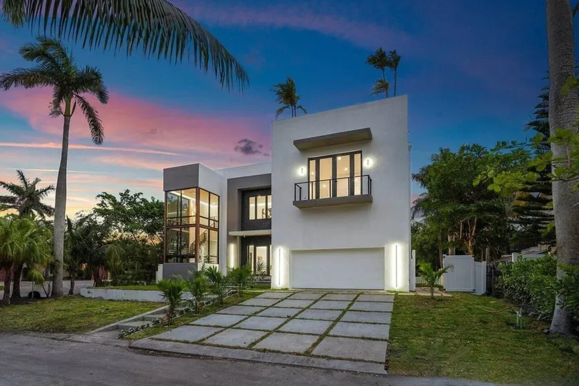 Luxury 4BR Pool & Rooftop, Gated Community - Image 1