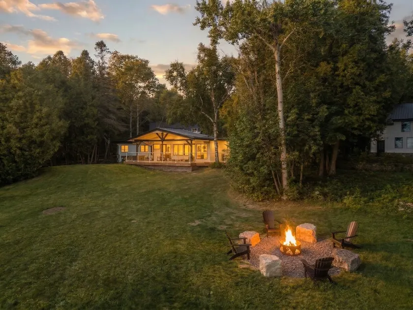 3BR Lakefront Cottage | Private Dock+Hot Tub+Sauna - Image 1