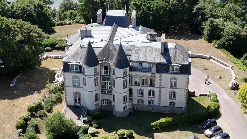 Rated 2* Gites de France - Château de Locqueran - Image 1