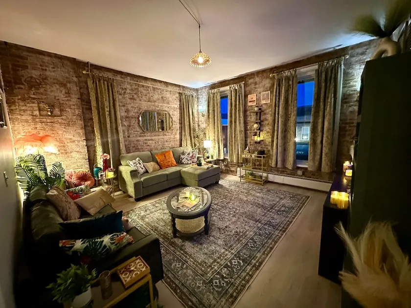 204 Park Suite - Image 1