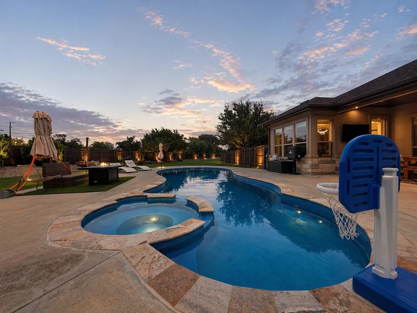Luxury Estate, Pool, Spa, Theater & Guesthouse - Image 1