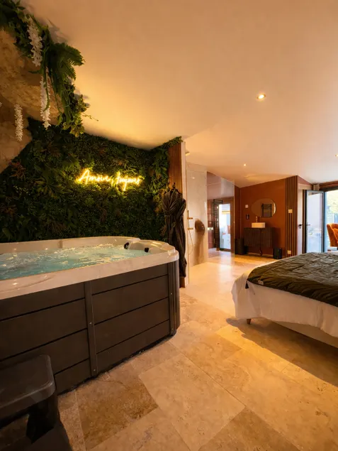 NoAH • Suite with private spa 200 m from the sea - Image 1