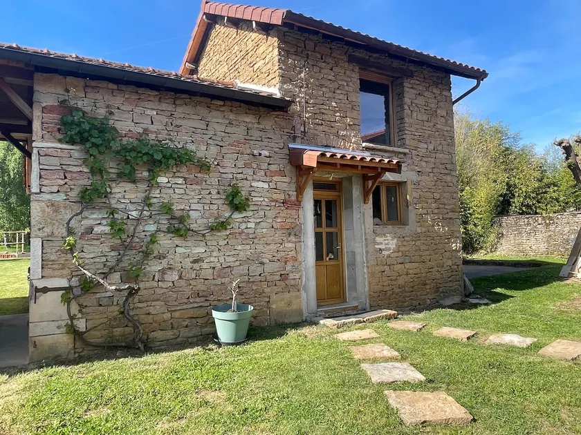 Village cottage - Image 1