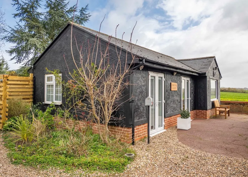 Countryside Lodge in Bulmer, Suffolk - Image 1