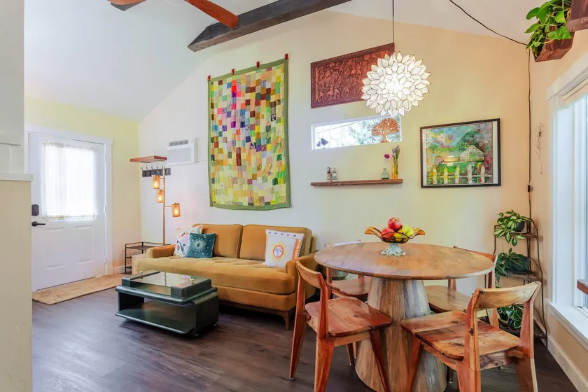 The Alleyway Carriage House - Image 1
