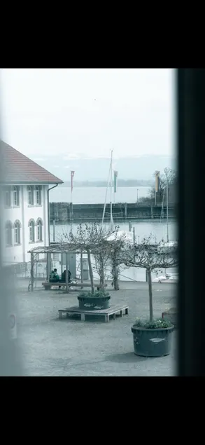 Cozy vacation apartment with lake view - Image 1