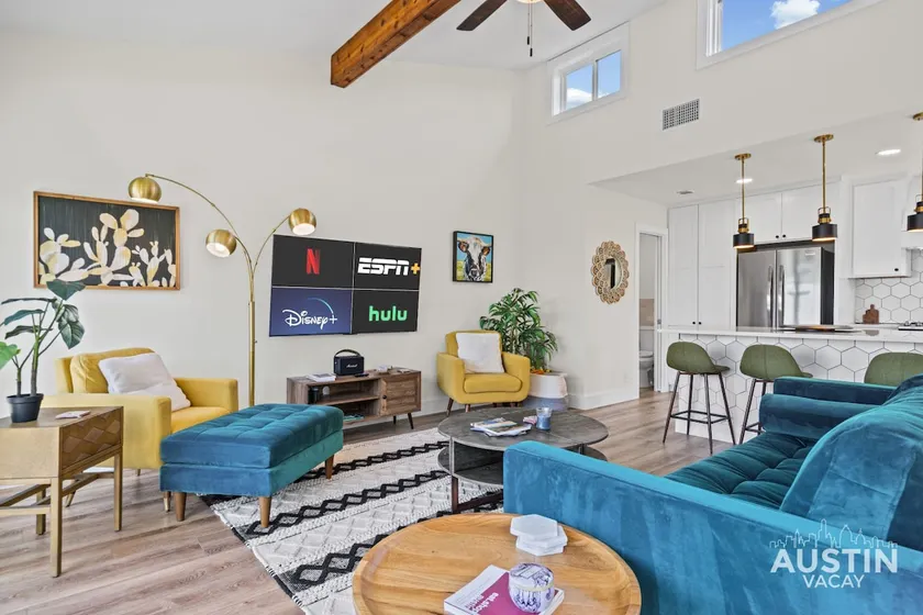 Stylish Lake Travis Stay Mins to The Oasis & More - Image 1