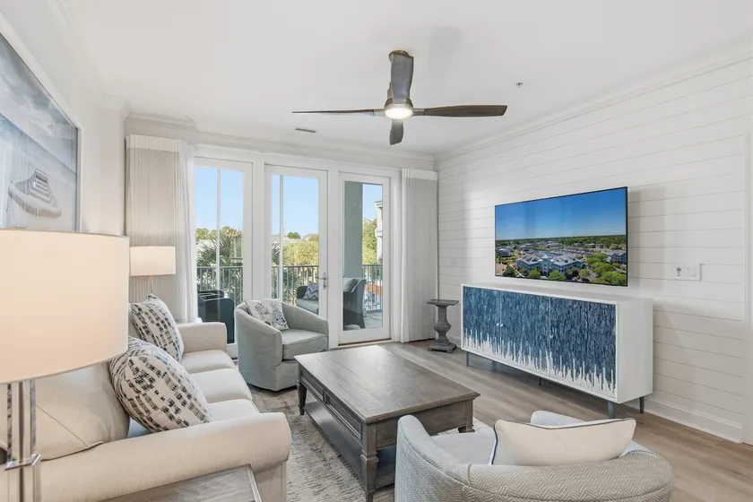 Saint James Finest-Elevator- Luxury Marina Condo - Image 1