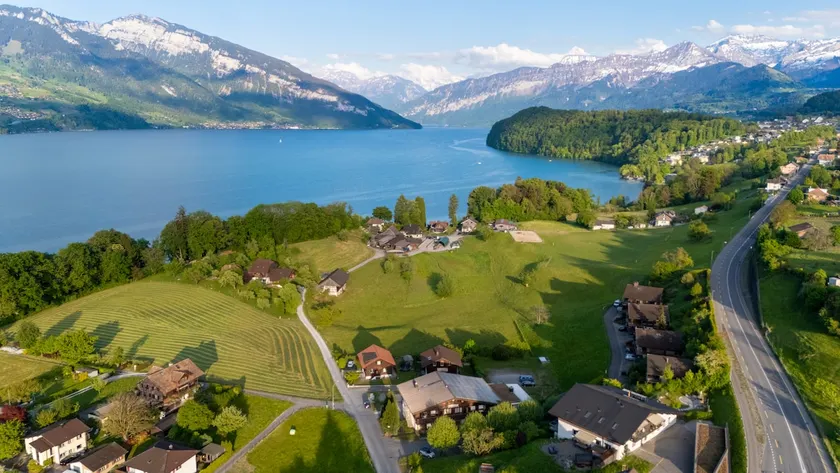 Modernes Studio am See mit Aussicht auf Eiger Mönch Jungfrau - Image 1