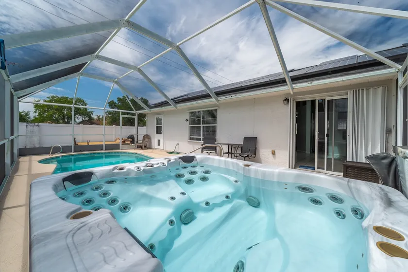 Space Coast Sun Spa - Image 1
