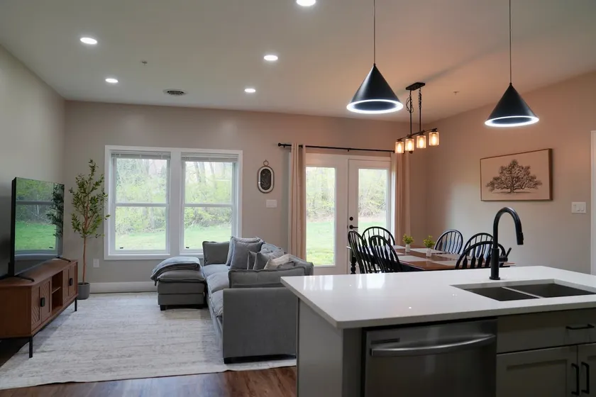 The Palmstead | Stylish 3 BR | Garage EV Charging - Image 1