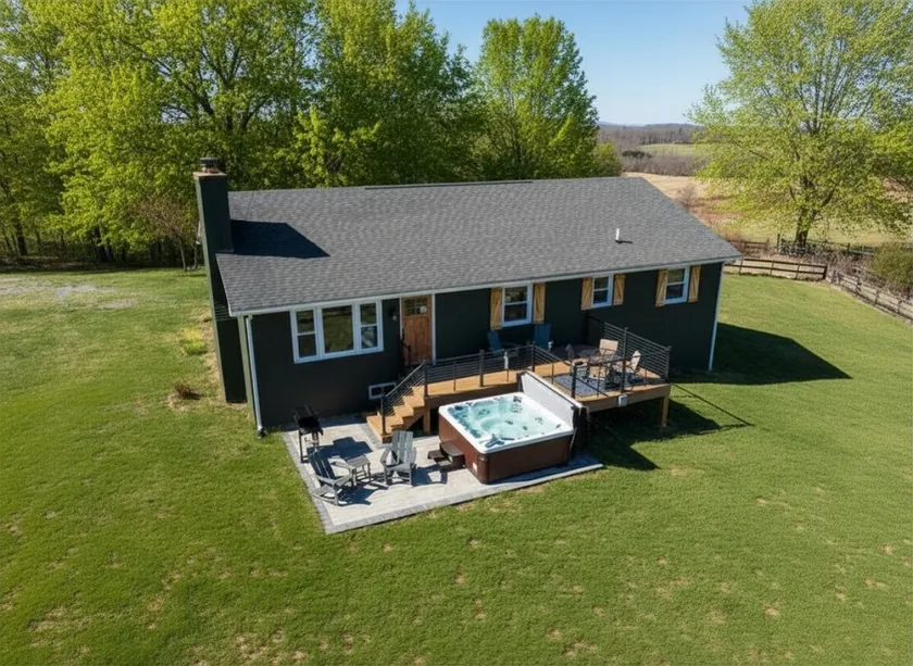 4BR Stay w/ Hot Tub & Amazing Mountain Views - Image 1