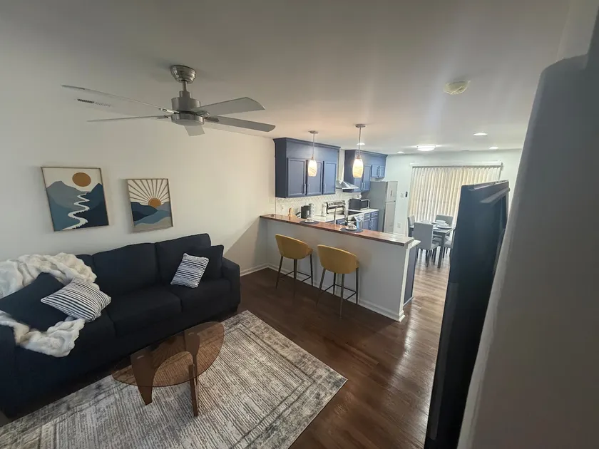 Blue Haven Townhouse - Image 1