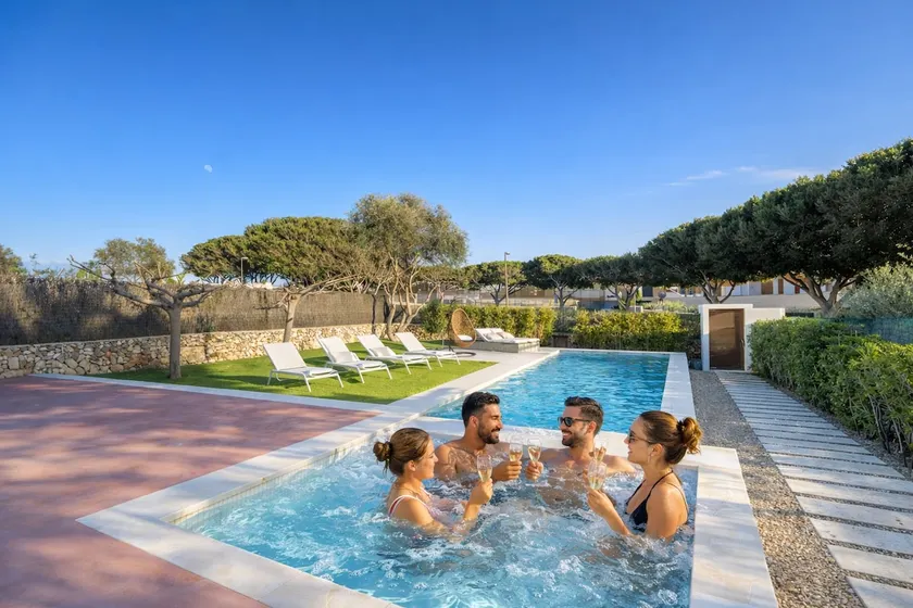 Modern Villa | Hot Tub | Sea Access | Garden - Image 1