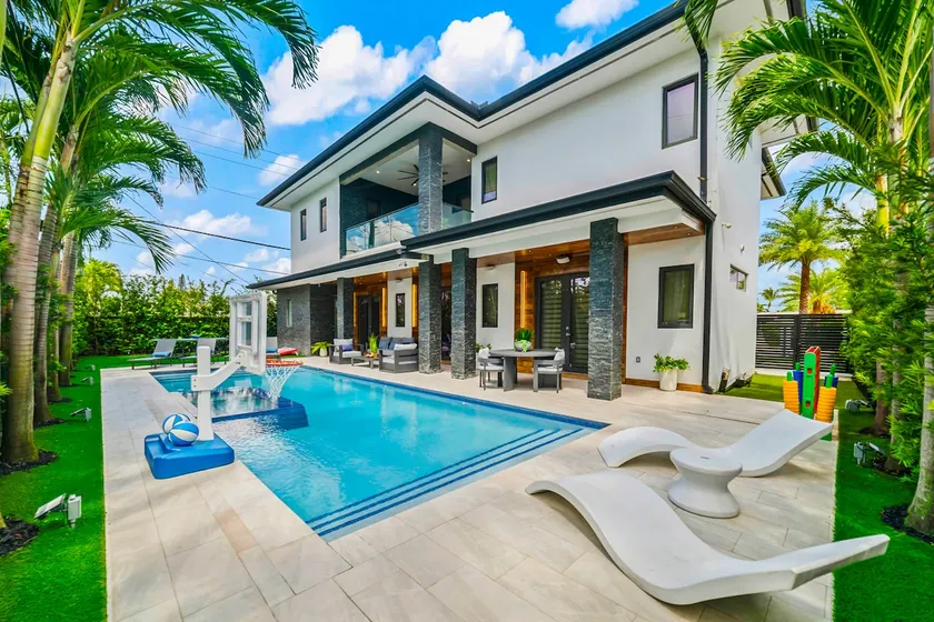 Modern 6BR Villa | Heated Pool | Jacuzzi | Games - Image 1
