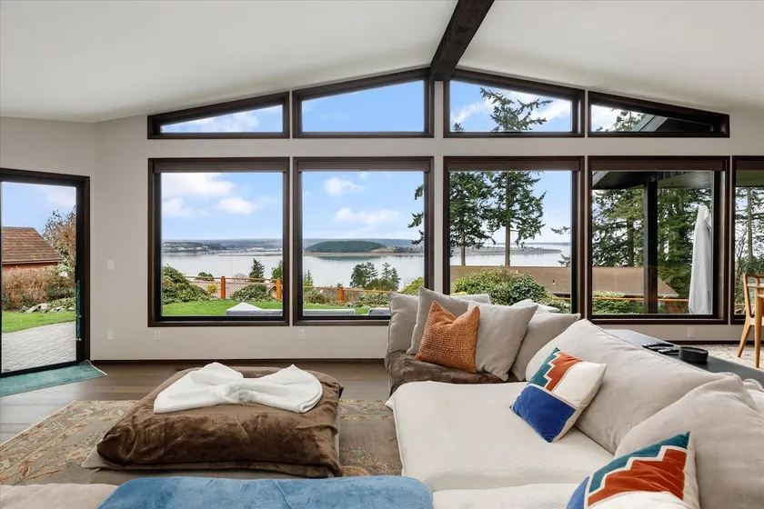 Secluded Water & Mountain View Retreat with Sauna - Image 1