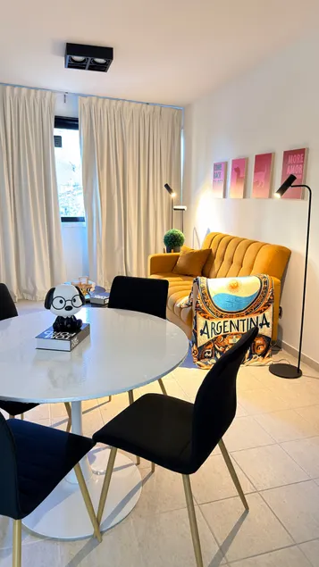 Very comfortable, modern and in a prime location - Image 1