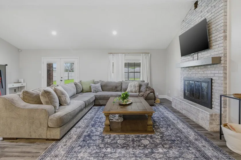 Bright Spacious Home- Close to casinos - Image 1