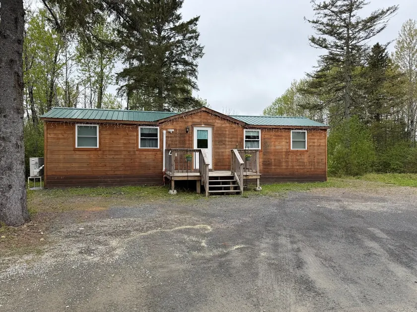 Lake Road Cabin - Image 1