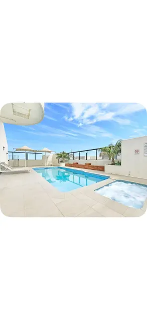 Spacious Luxury Retreat in | Free Parking & Pool - Image 1