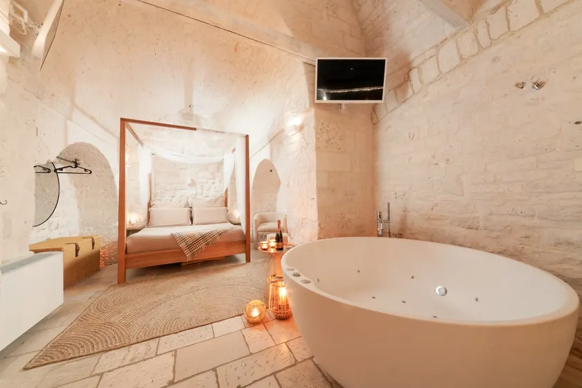 Love Suite - Image 1