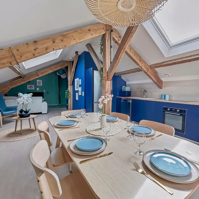 Elegant, modern, and centrally located 3-bedroom apartment, parking included - Image 1