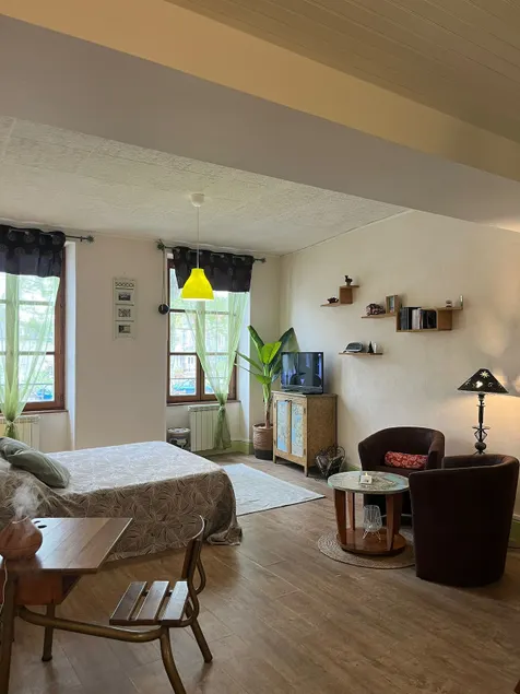 Bourg Studio – Nomadic Break - Image 1