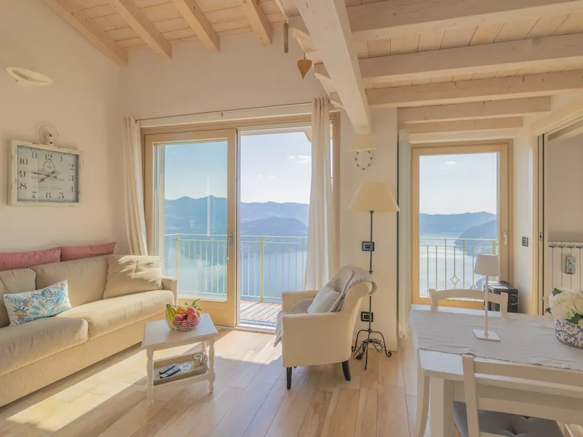 EnjoyIseoLake - Monet - Accogliente appartamento con terrazza e vista sul lago - Image 1