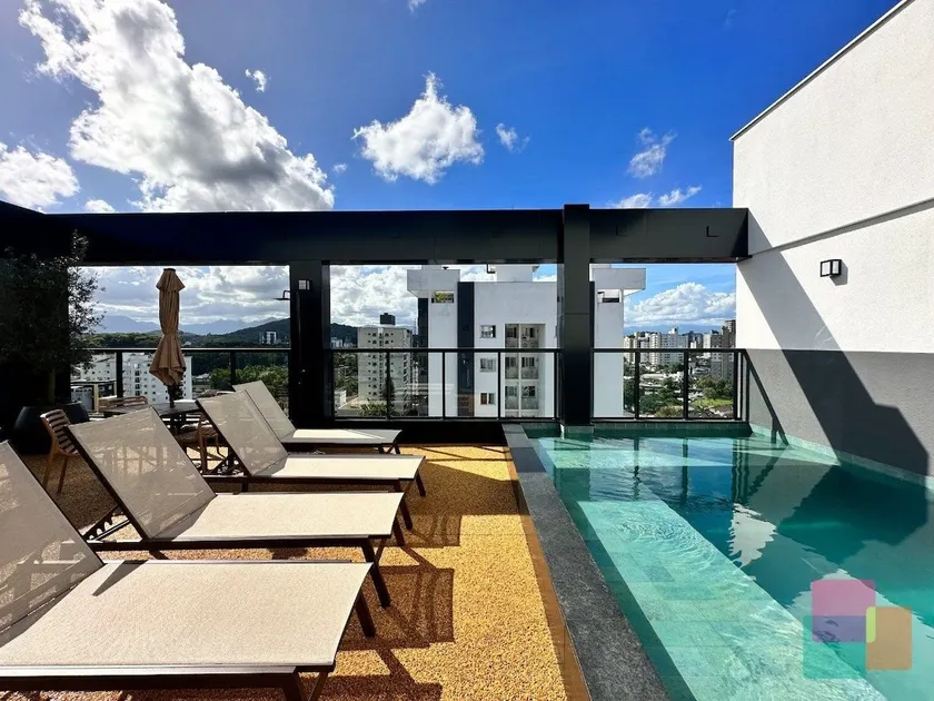 Style, comfort, and a great location with Wi-Fi - Image 1