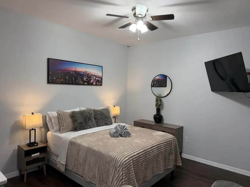 Florida Creek Studio - Image 1