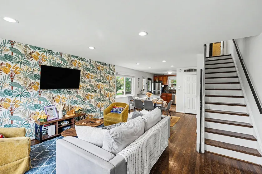 Historic Alexandria Chic 4BR Retreat | Parking - Image 1