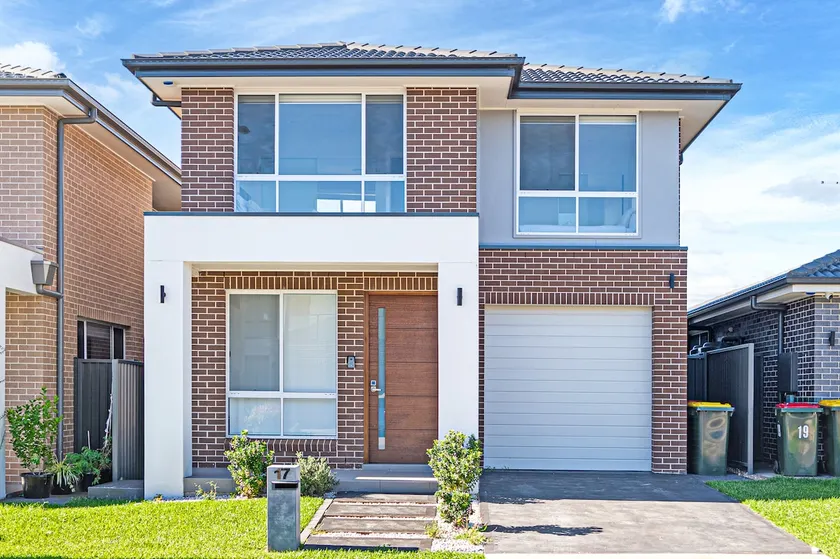 Marsden Park 2 level warm house near Parks - Image 1