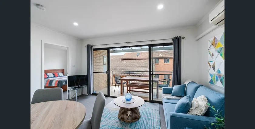 Bright, Tidy & Neat 2 Bedroom Apartment - Image 1