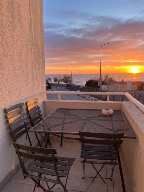 Cocon Côte Bleue – 1-min walk to the beach – Air conditioning – Parking - Image 1