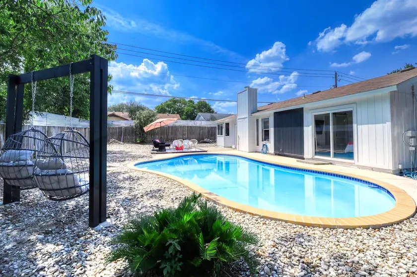 Cute 4BR + Gorgeous Pool | The Domain | EV Charger - Image 1