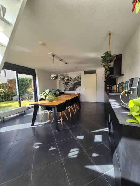 Warm, stylish, and spacious accommodation next to woods and water - Image 1