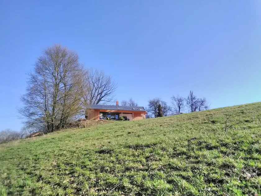Hunting lodge in the countryside - Image 1