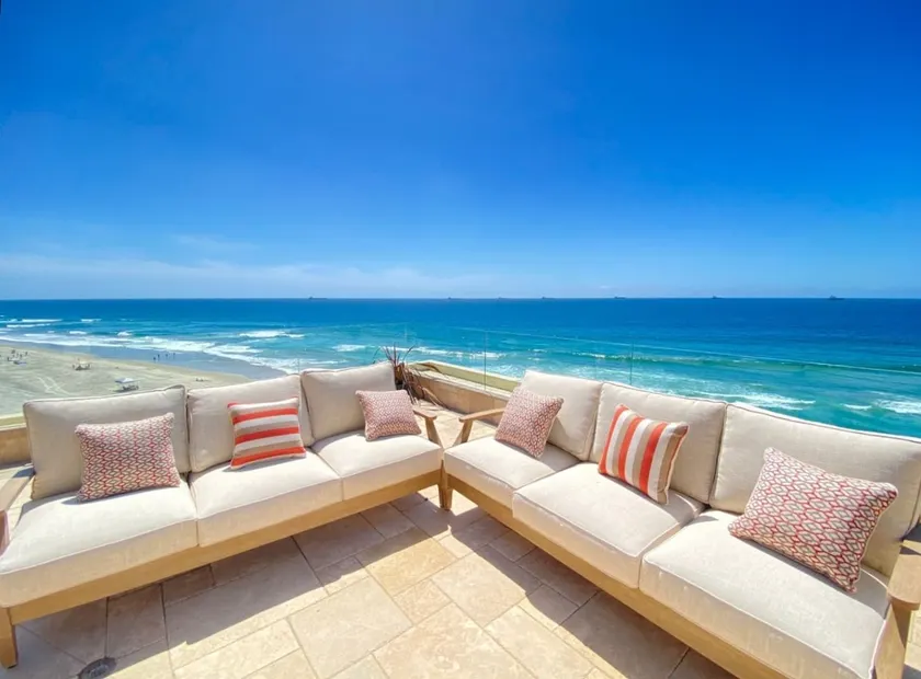Beachfront Penthouse - Private Large Rooftop Patio with Wood Burning Firepit - Image 1