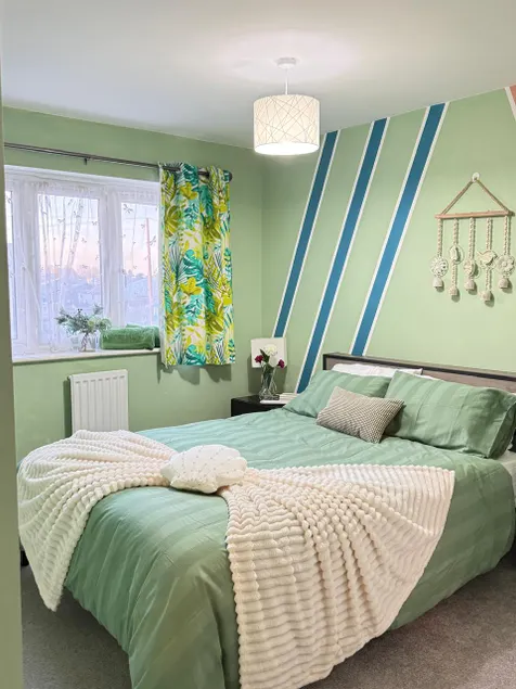 Modern 3 Bedroom New Built house to rent in Luton - Image 1