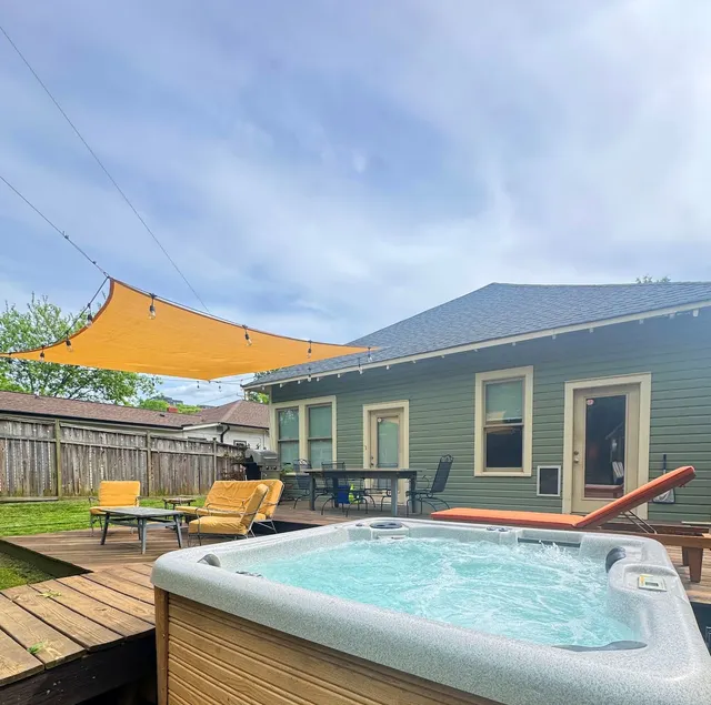 2 BR home in South End with Hot Tub. - Image 1